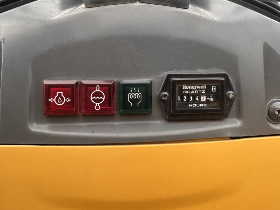 dettaglio spie miniescavatore cingolato komatsu pc09