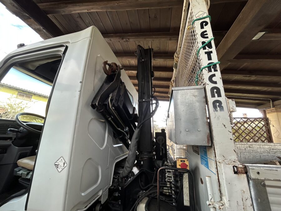 Bonfiglioli crane detail installed on RENAULT 210.37E3