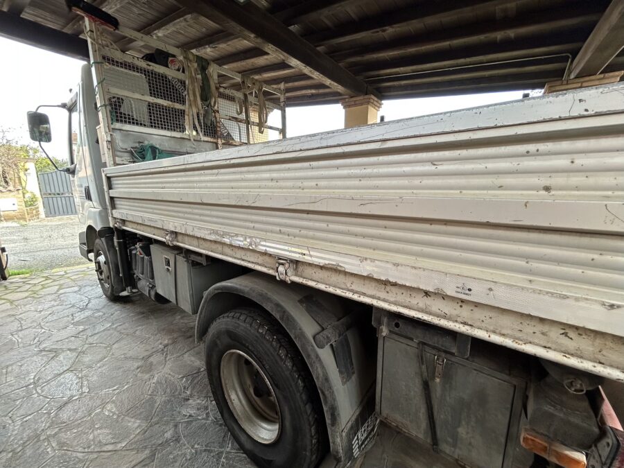 RENAULT 210.37E3 used 2005 side tipper truck