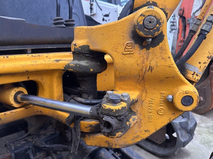 Accesorio de pluma monolítica con pistón JCB 8018CTS