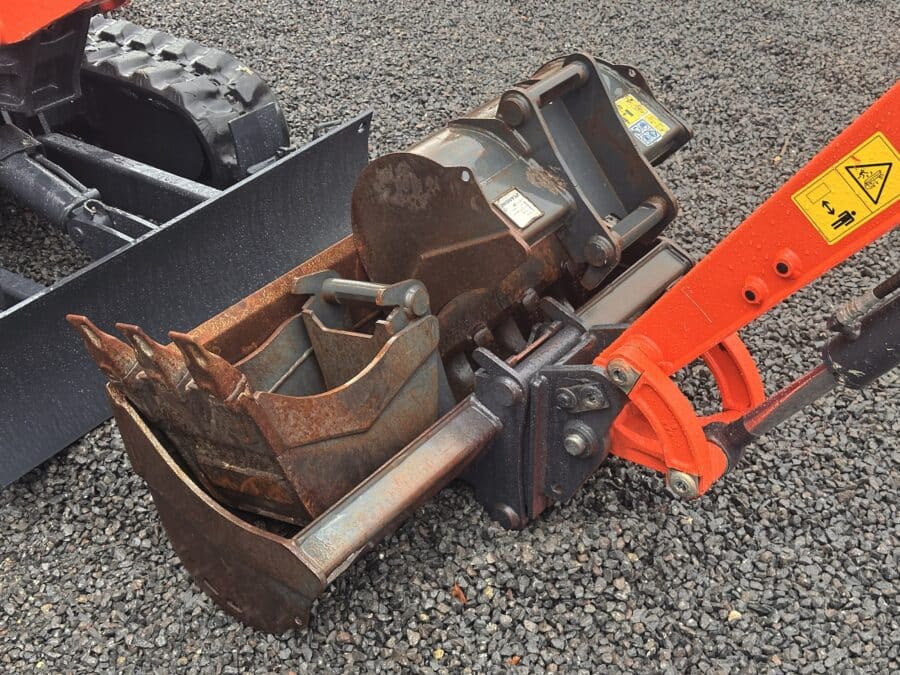 godets inclus avec le chariot variable kubota u17-3a