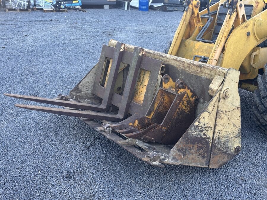 Benna mordente anteriore installata su JCB 2CX 537 ore