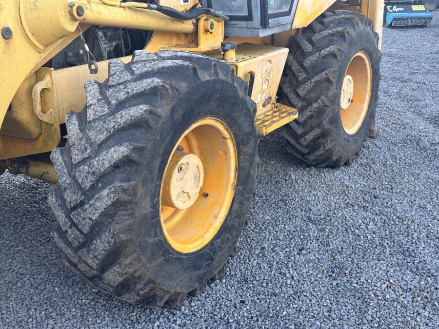 Pneumatici 50 percento JCB 2CX terna rigida