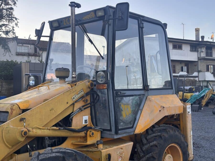 cabina chiusa terna jcb 2cx