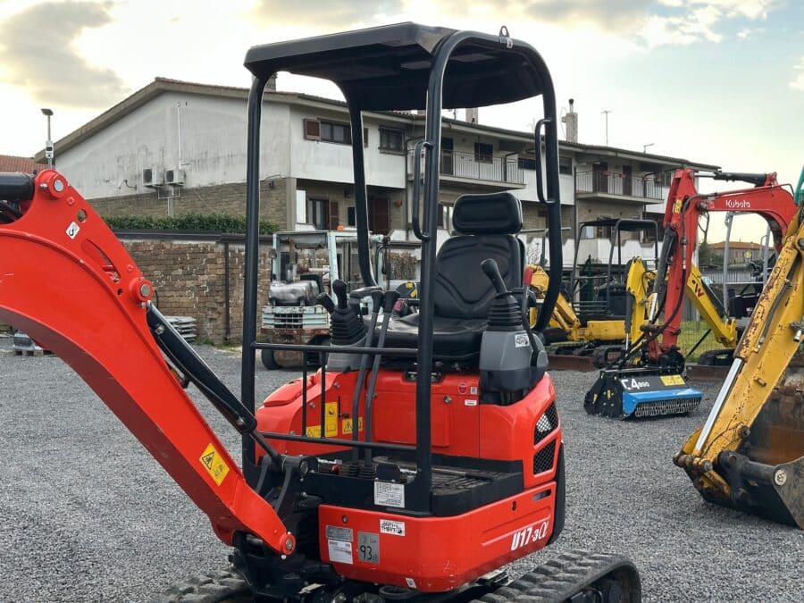 Miniescavatore Kubota U17-3a per lavori urbani in spazi ristretti