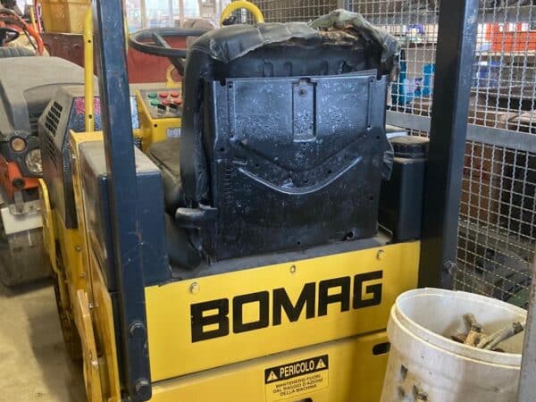 BOMAG BW80AD vista posteriore