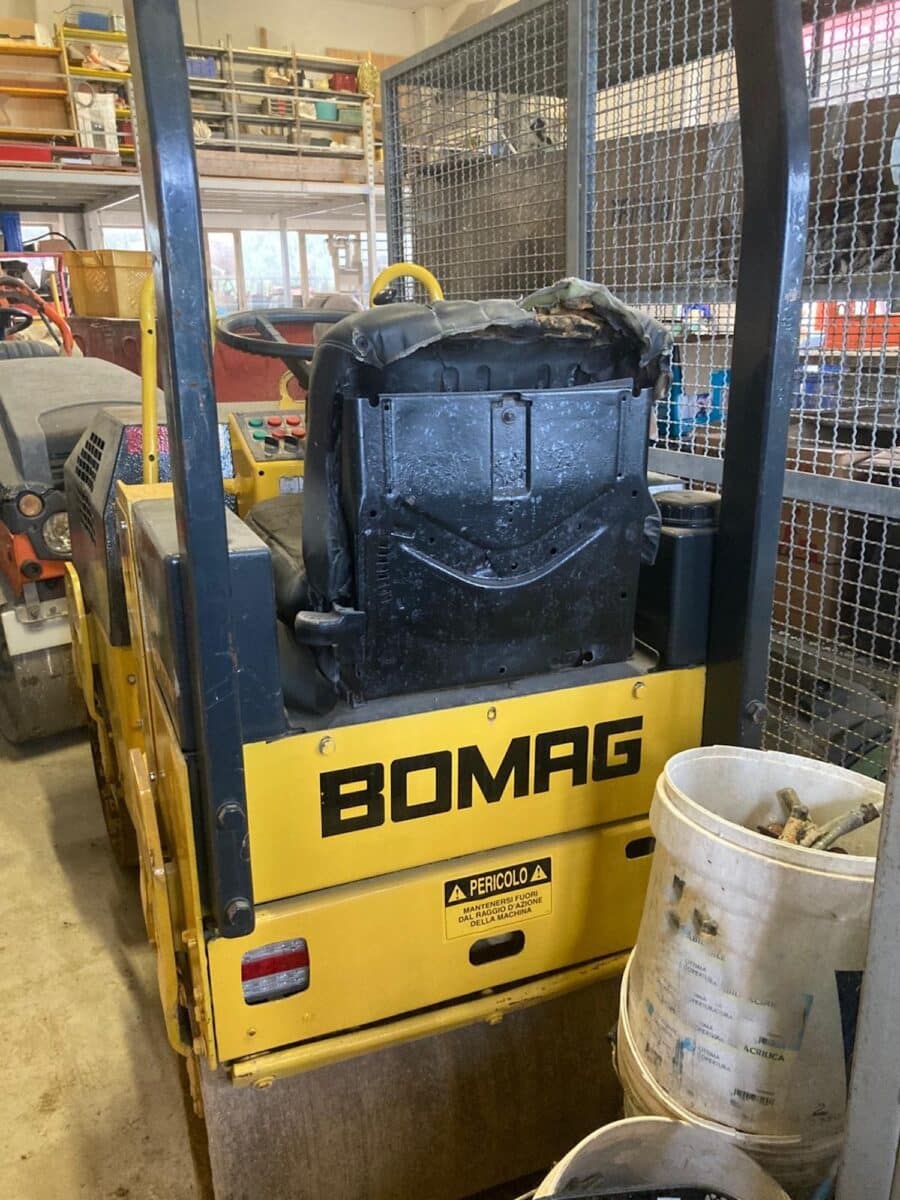 BOMAG BW80AD vista posteriore