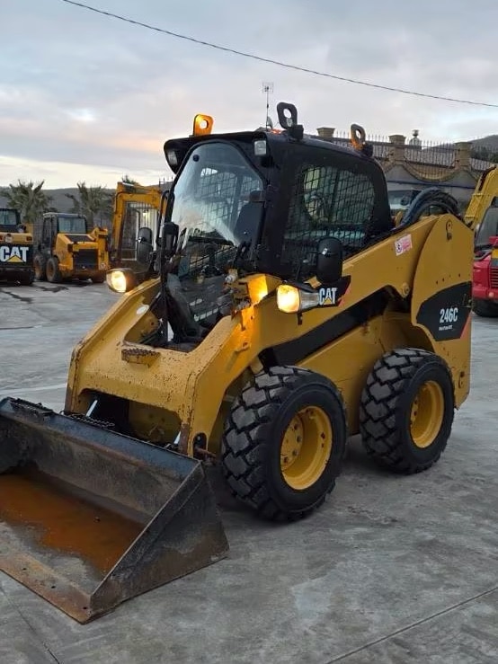 cat 1 Caterpillar 246C cabina chiusa con aria condizionata