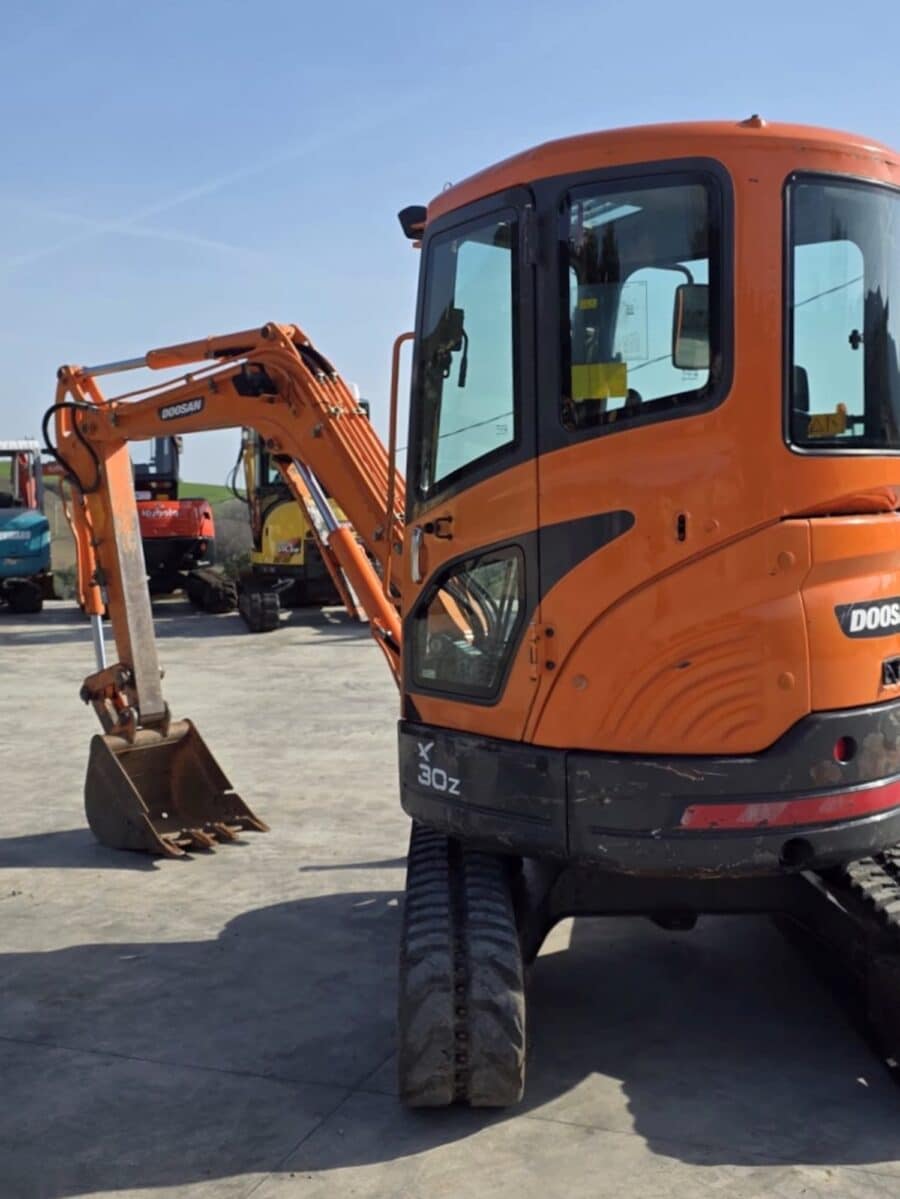 DOOSAN DX30Z excavator monolithic arm