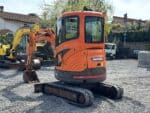 DOOSAN DX30Z girosagoma compatto in cantiere