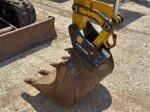 Komatsu PC26MR-3 con benna e attacco rapido Cangini