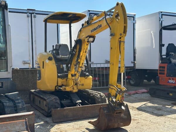 Komatsu PC26MR-3 miniescavatore compatto vista laterale