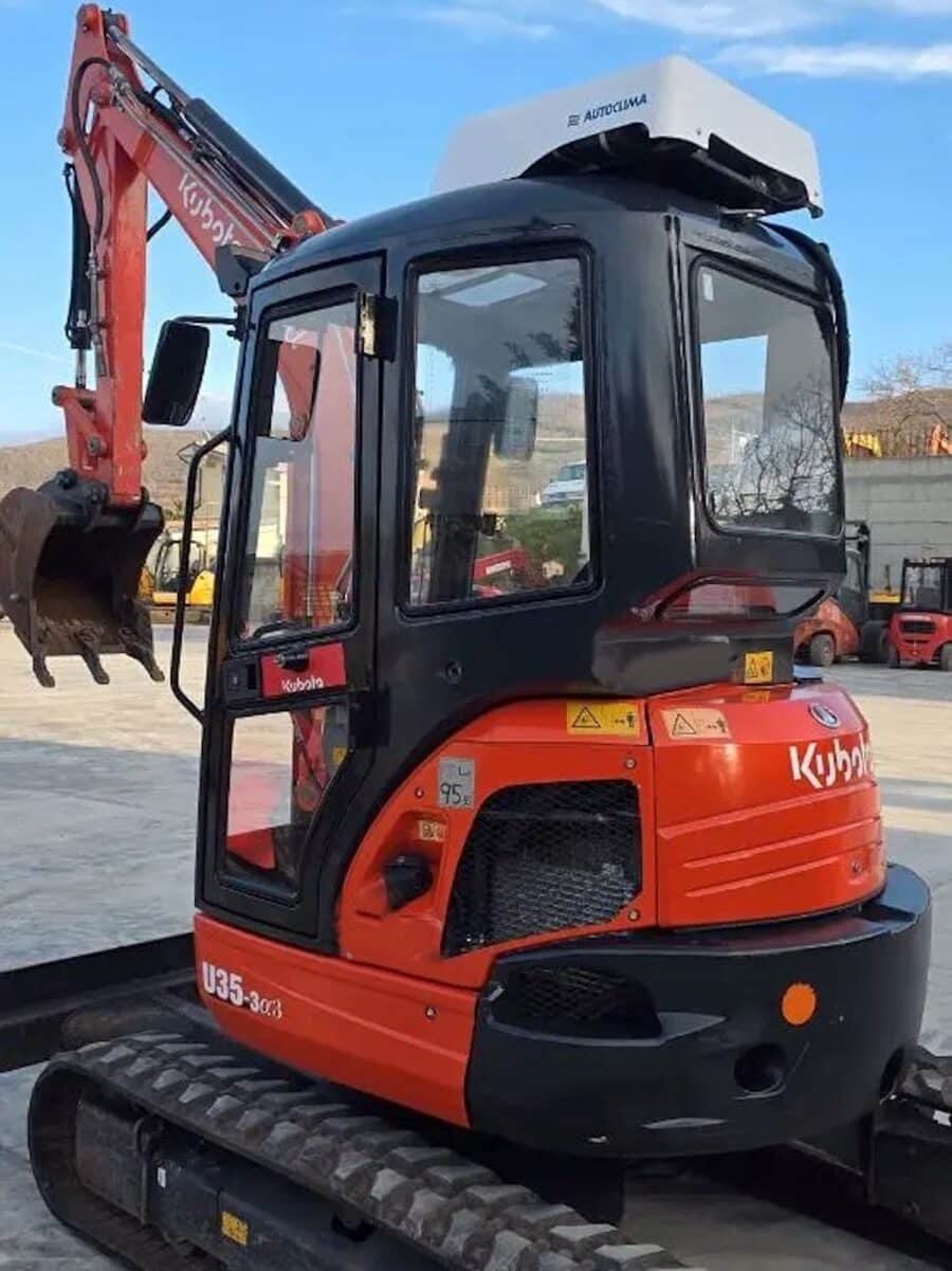 Kubota U35-3a3 pronto all'uso con cingoli in gomma e benna da scavo