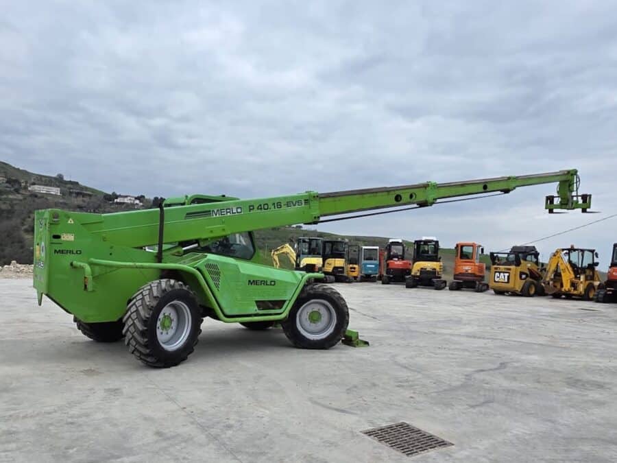 MERLO P40.16-EVS vista laterale sollevatore telescopico