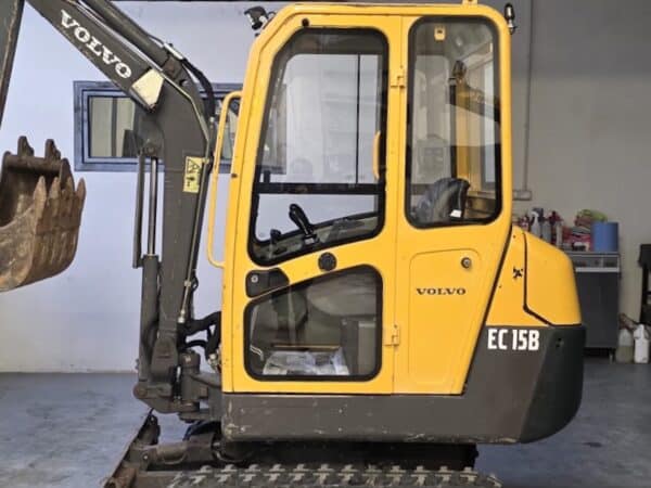 Volvo EC15B escavatore compatto affidabile