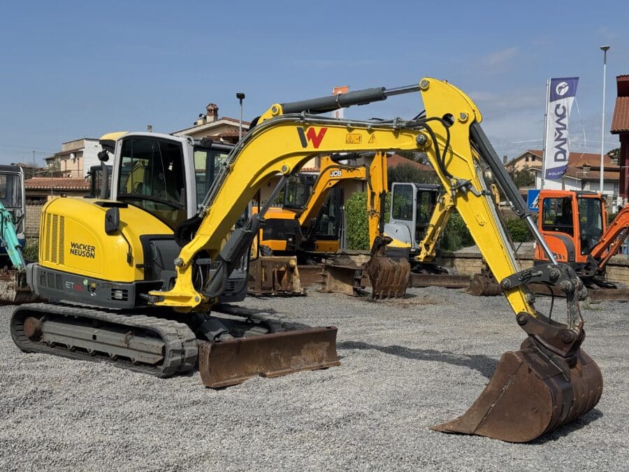 Wacker Neuson ET65 używana widok z boku