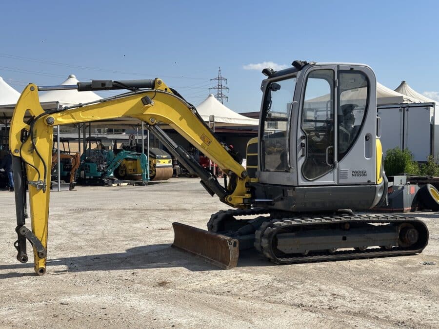 Miniescavatore Wacker Neuson EZ53 vista laterale completa