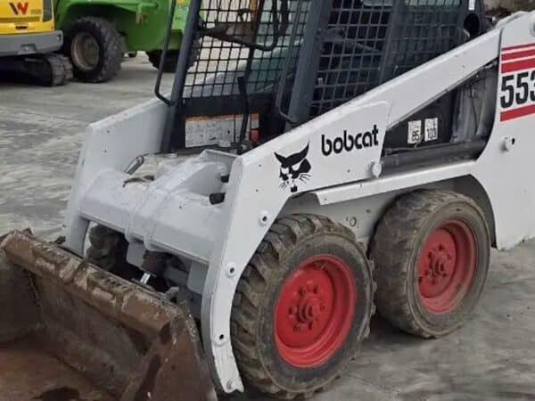 BOBCAT 553 usata minipala compatta vista laterale
