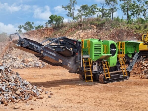 Frantoio a mascelle Evoquip Bison 280 in fase operativa