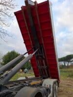Dettaglio sistema ribaltabile posteriore Scania 420