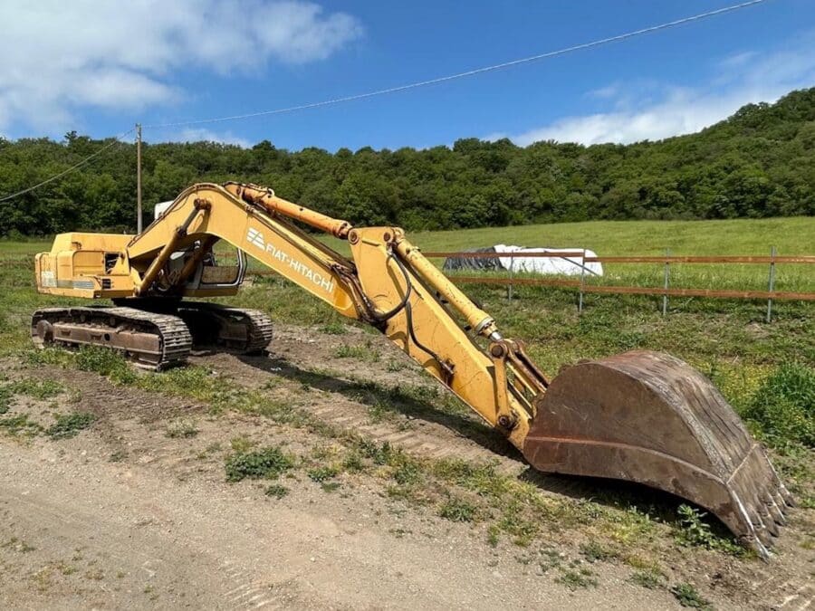 Escavatore FH200E braccio esteso laterale