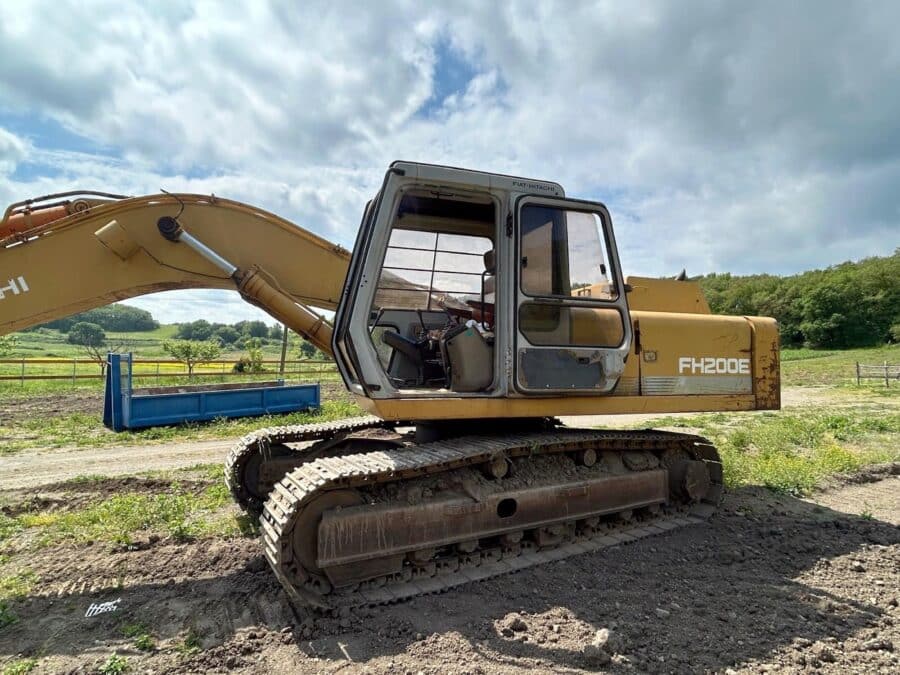 Fiat Hitachi FH200E vista laterale completa