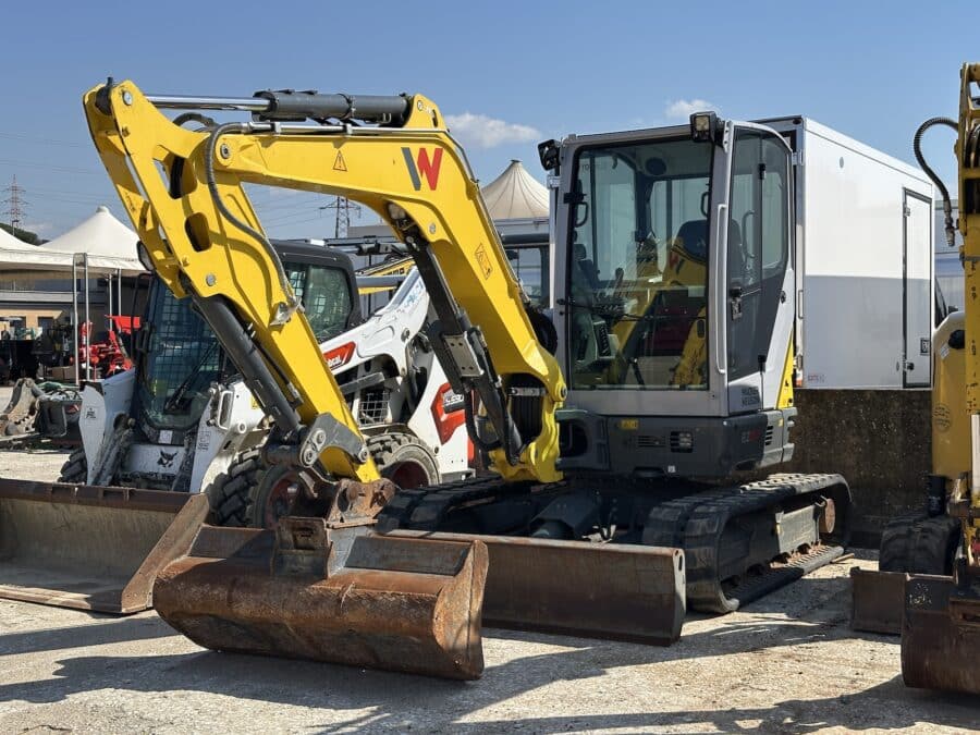 Miniescavatore Wacker Neuson EZ50 vista laterale completa
