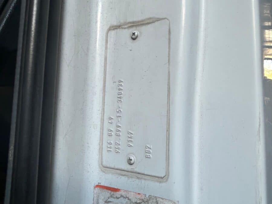 Targhetta identificativa interna veicolo Mercedes actros 1831