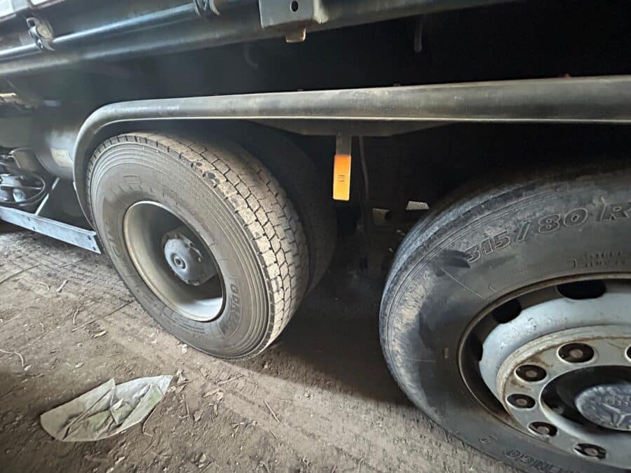 Ruota posteriore camion Mercedes Actros 1831 pneumatico nuovo