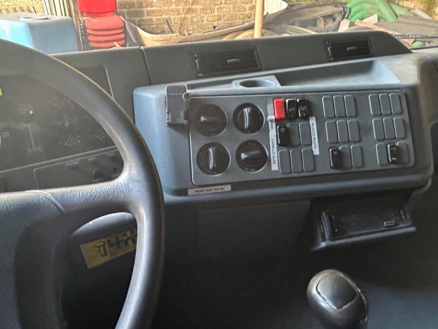 Cruscotto Mercedes Actros 1831 con volante e strumenti