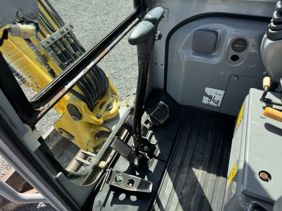 New Holland E35.2SR dettaglio comandi operatore