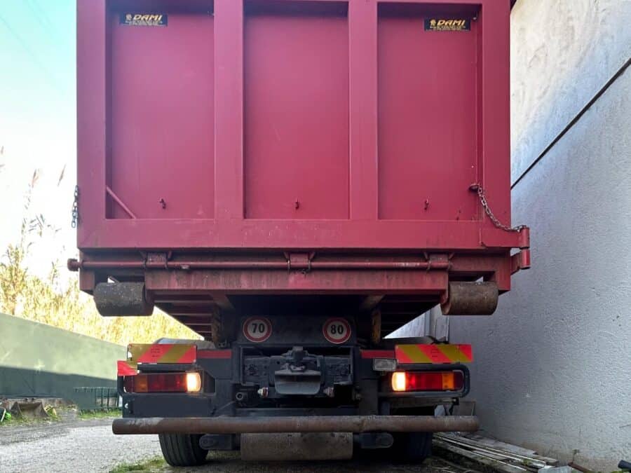 Retro cassone ribaltabile con luci e telaio Scania 420