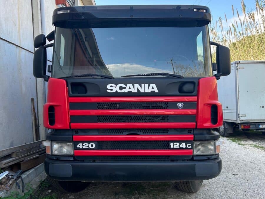 SCANIA 420 widok z przodu