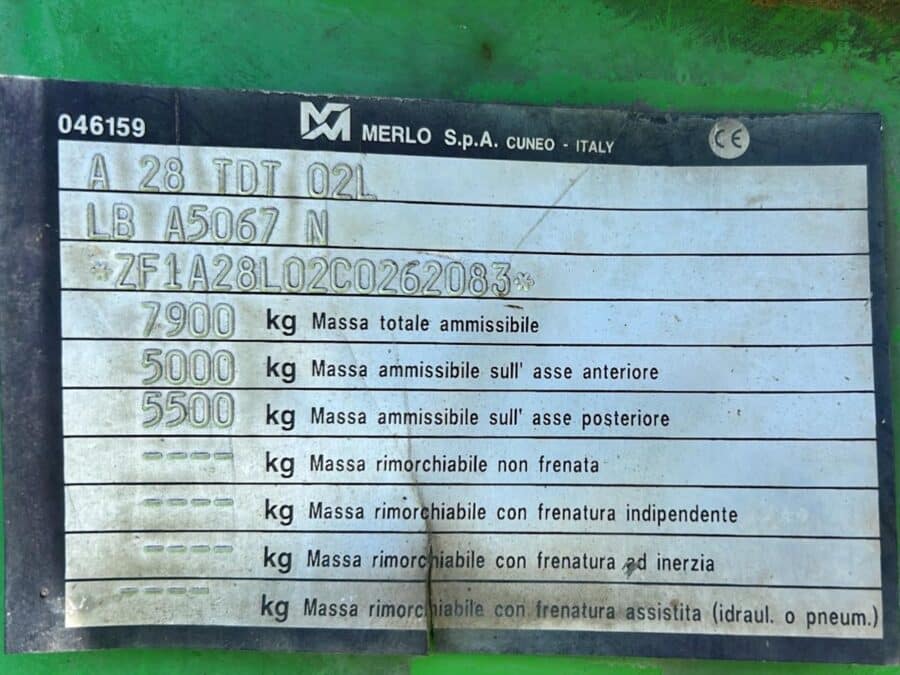 Tabliczka z danymi technicznymi maszyny Merlo P34.10
