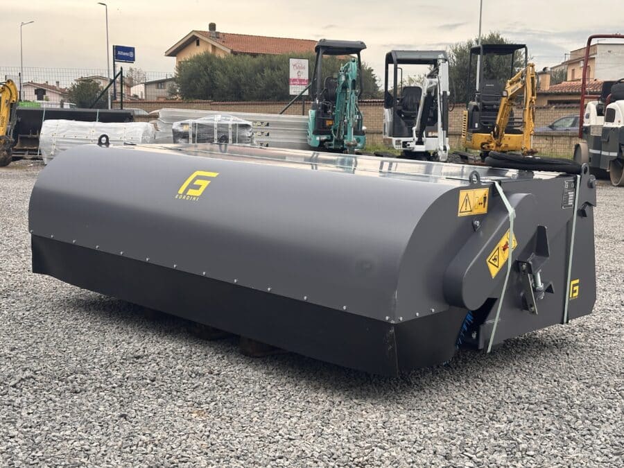 Spazzatrice GF Gordini SX210 con benna di raccolta