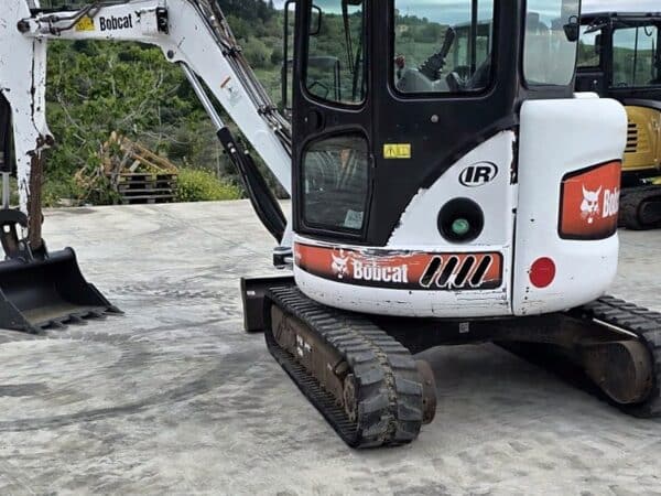 Miniescavatore Bobcat 430 Fast Track usato, vista posteriore sinistra