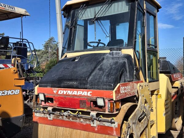 Rullo compattatore tandem Dynapac CC232 usato, vista anteriore
