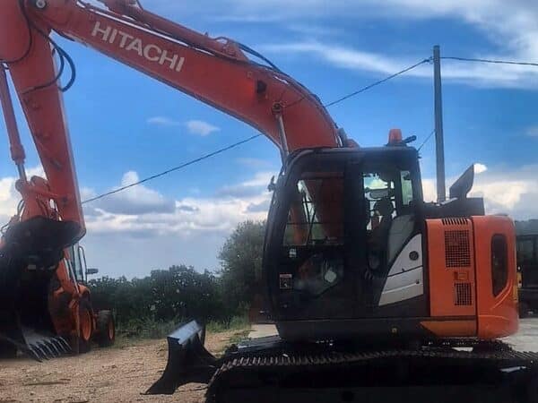 Escavatore cingolato Hitachi Zaxis 135US usato, lato sinistro