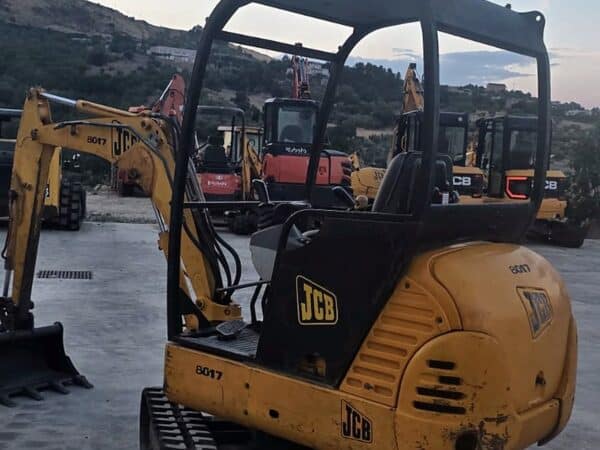 Miniescavatore JCB 8017 usato, vista posteriore sinistra