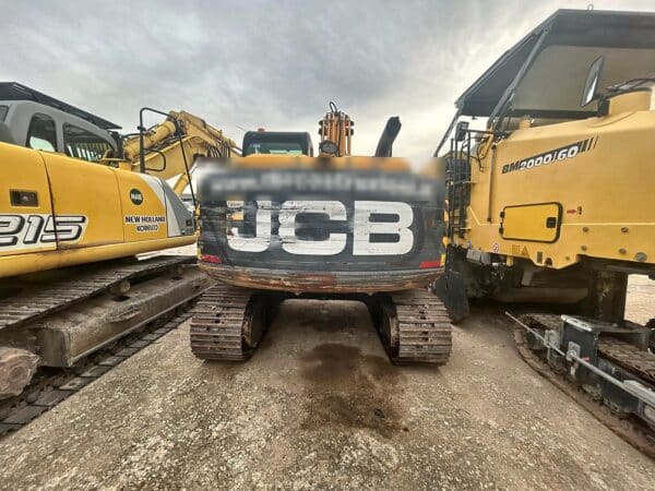 Escavatore cingolato JCB JS130LC usato, vista posteriore
