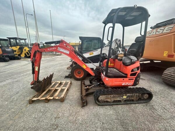 Miniescavatore Kubota U17-3α usato, vista laterale sinistra, del 2017, a Roma