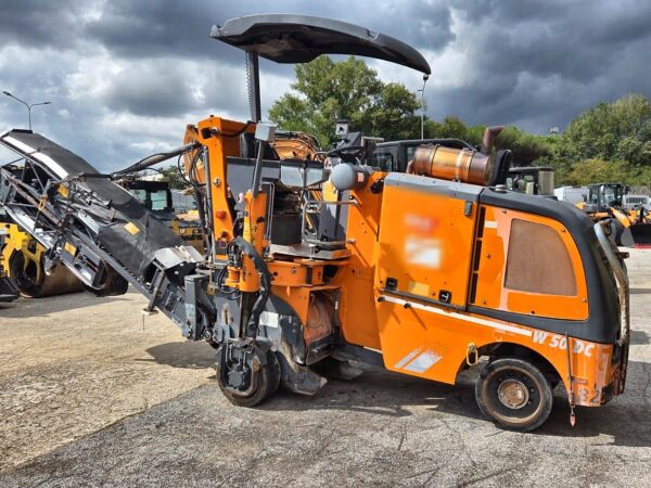 Fresatrice stradale Wirtgen W50DC usata, vista laterale